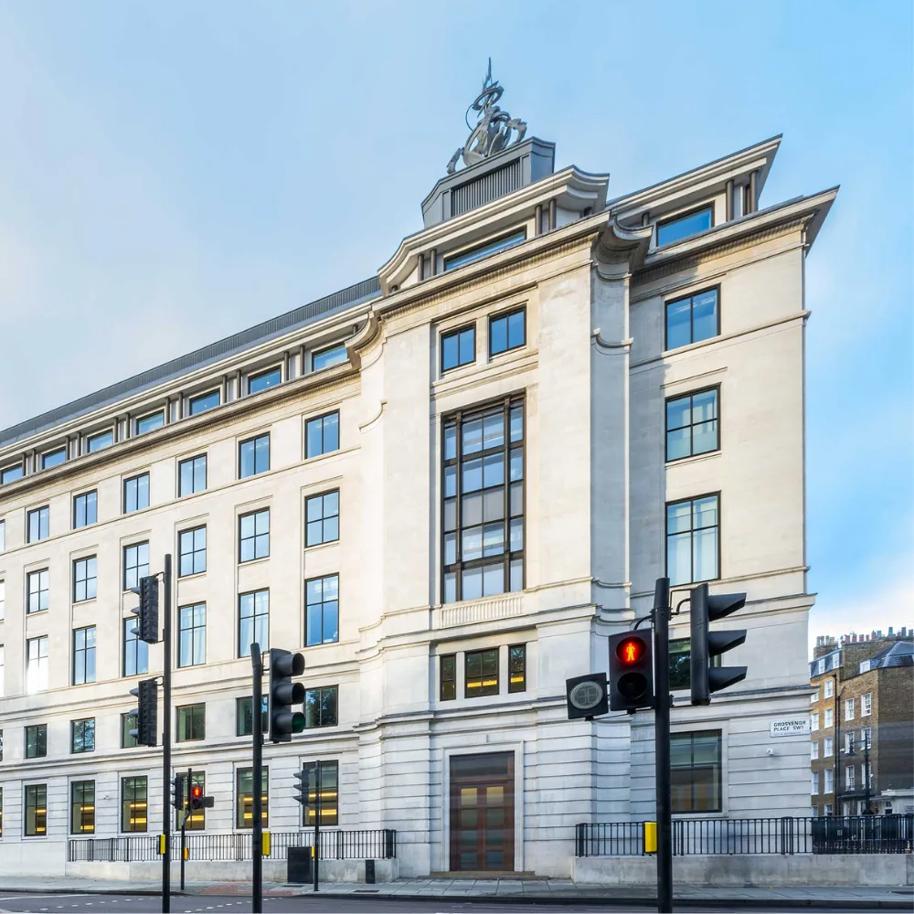 Cleveland Clinic London's building on Grosvenor Place